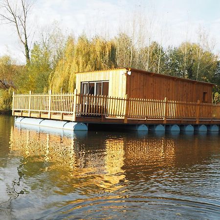 Cabanes Flottantes Et Gites Au Fil De L'Eau Colleville Ngoại thất bức ảnh